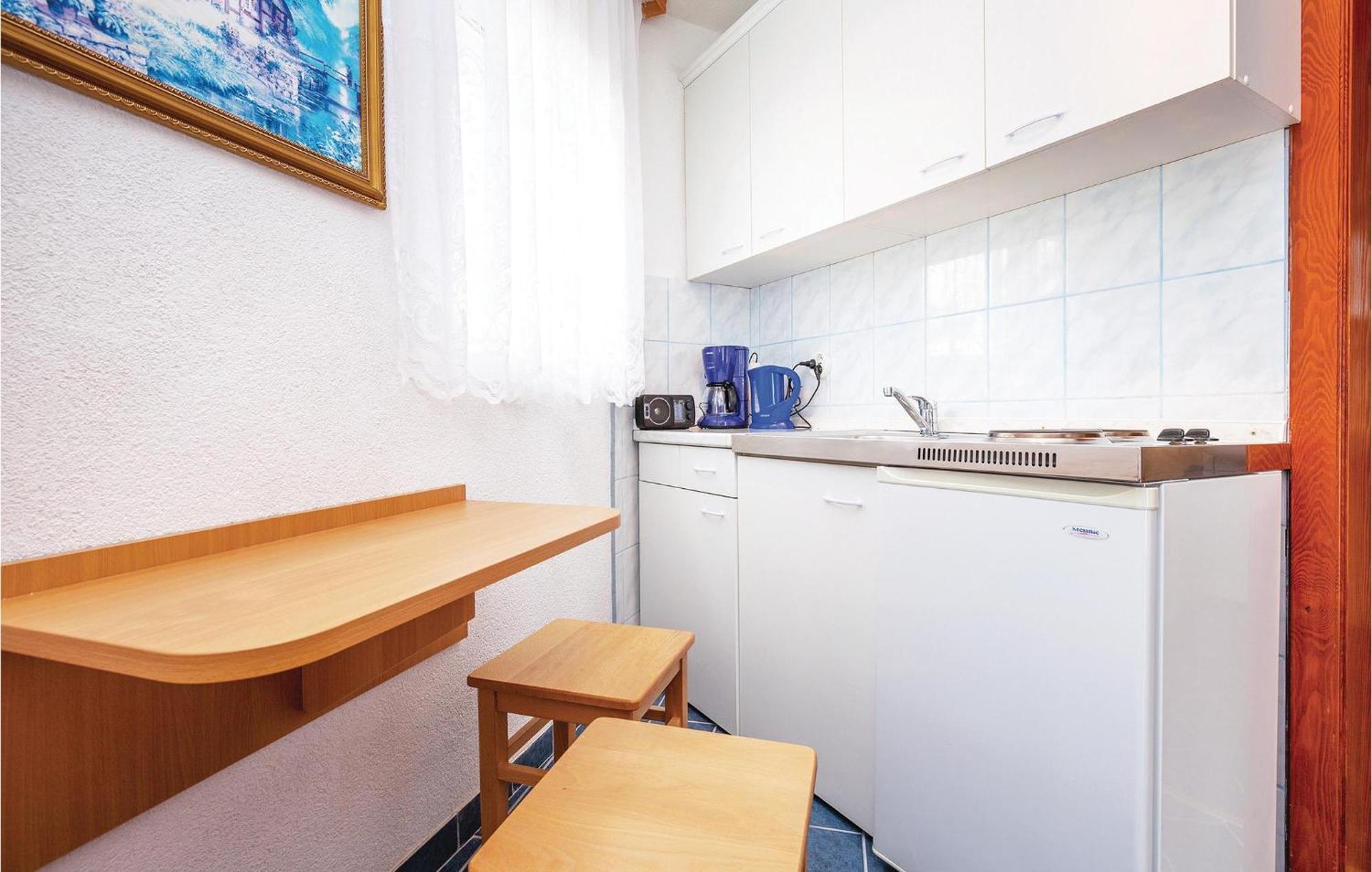 Stunning Apartment In Crikvenica With Wifi Extérieur photo