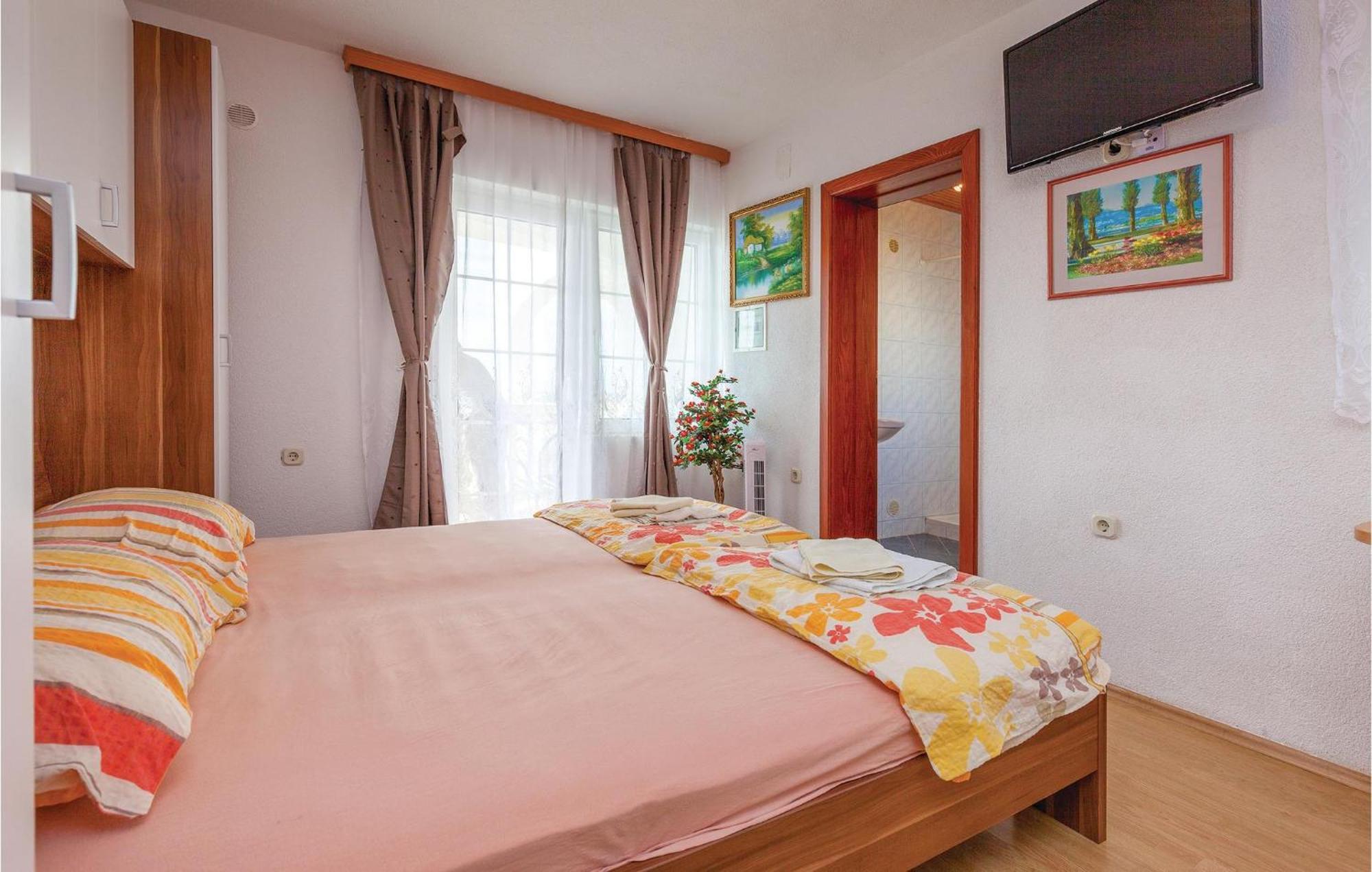 Stunning Apartment In Crikvenica With Wifi Extérieur photo