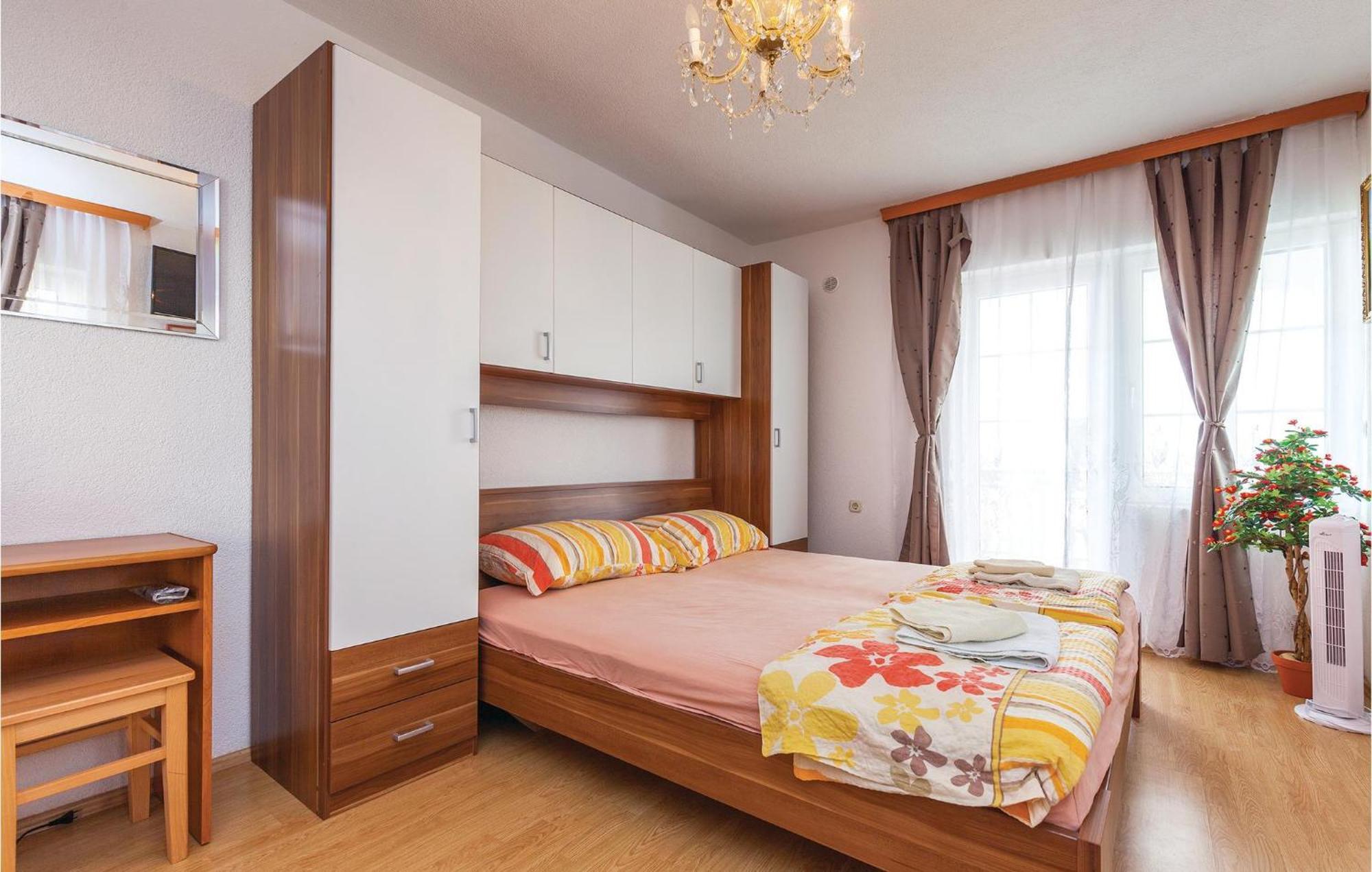 Stunning Apartment In Crikvenica With Wifi Extérieur photo