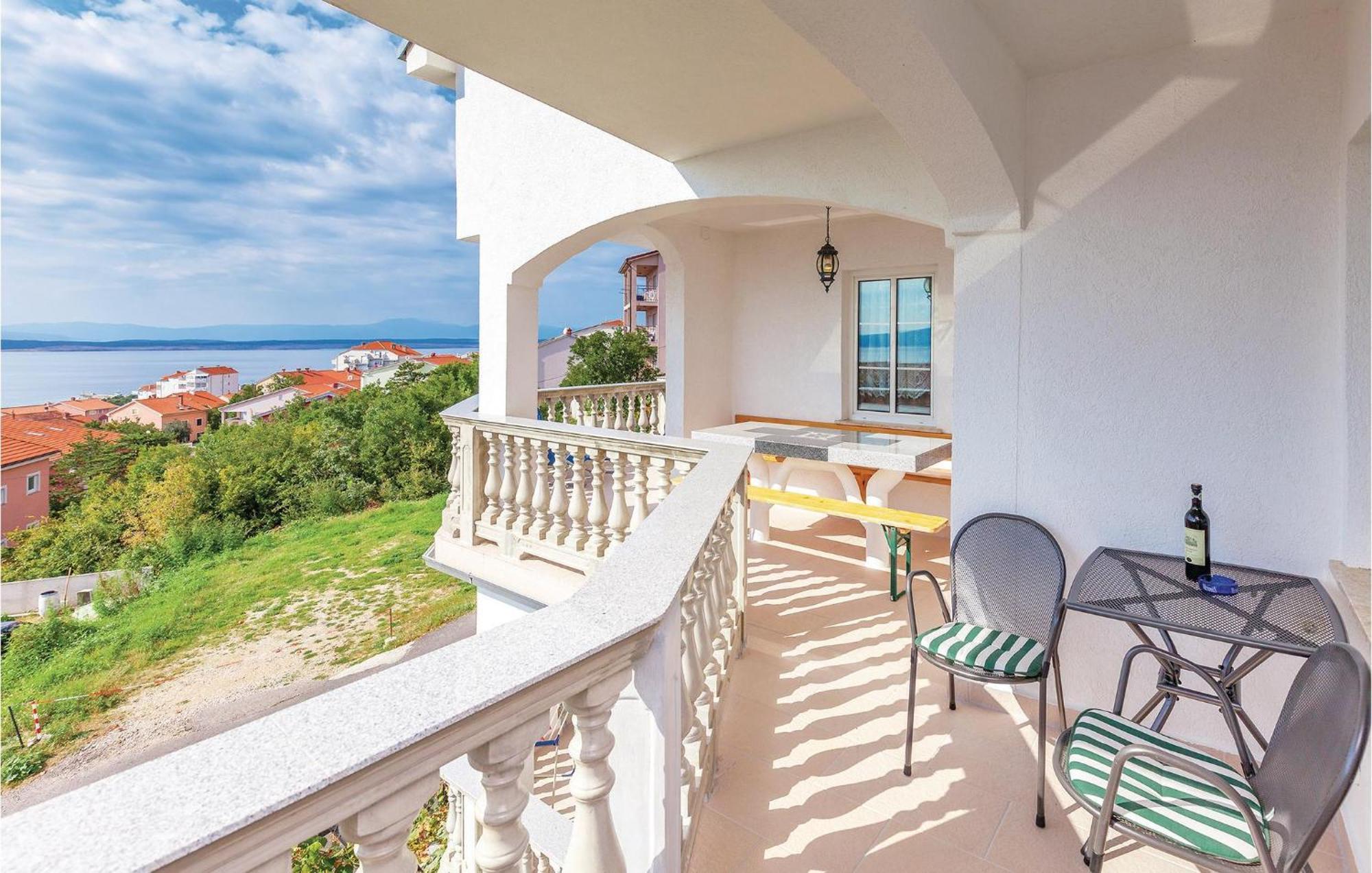 Stunning Apartment In Crikvenica With Wifi Extérieur photo