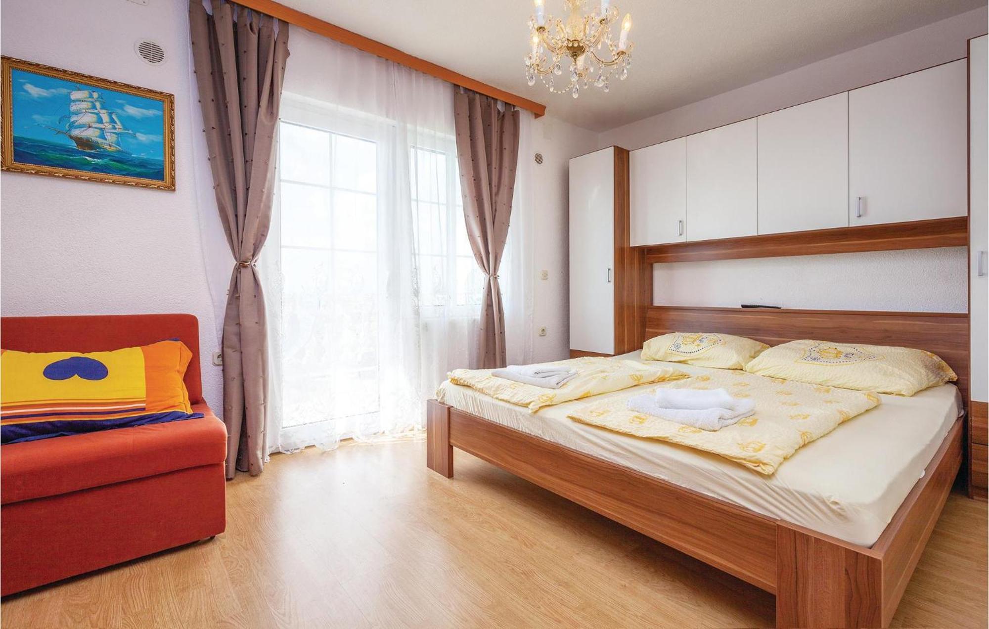 Stunning Apartment In Crikvenica With Wifi Extérieur photo